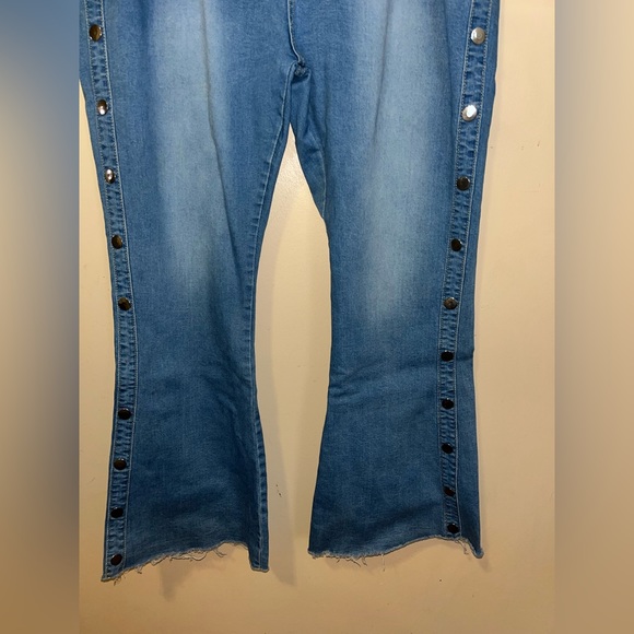 Plus size Light wash bell bottoms/wide flare, metal button detail down the leg - Picture 2 of 16